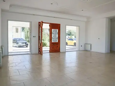 Casa en Venta en Countries y Barrios Cerrados en Ezeiza, USD 248.000