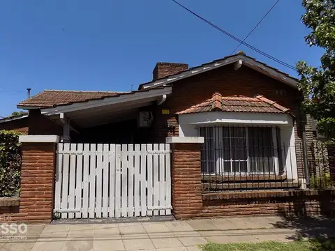 IMPECABLE CHALET 4 AMBIENTES – PQUE. JOHNSTON