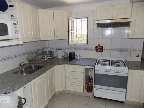 IMPECABLE CHALET 4 AMBIENTES – PQUE. JOHNSTON