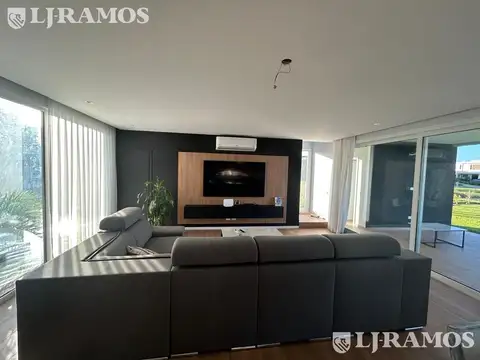 Casa en venta en el Barrio Costas,, Puertos / Escobar