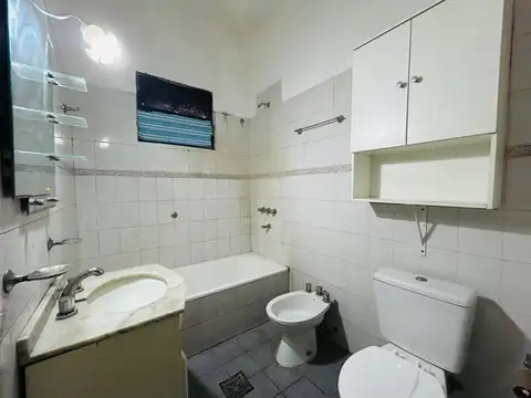 Depto Tipo Casa 4 ambientes con 2 baños