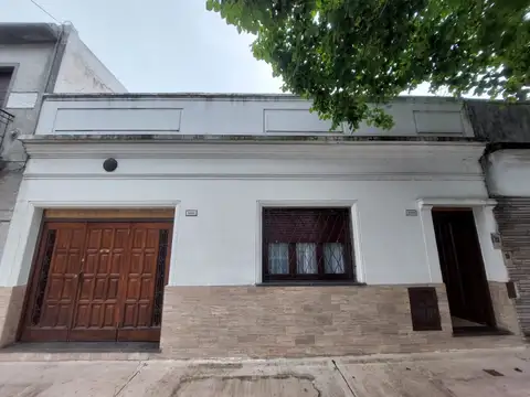 PH 4 ambientes independiente al frente con cochera y espacio areo propio