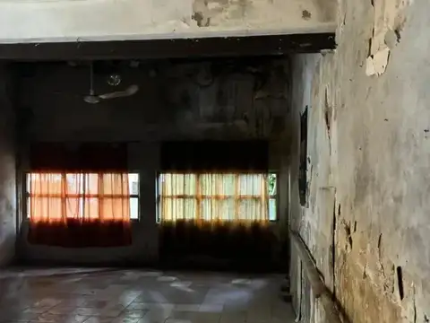 Casa 6 ambientes con 1 baño