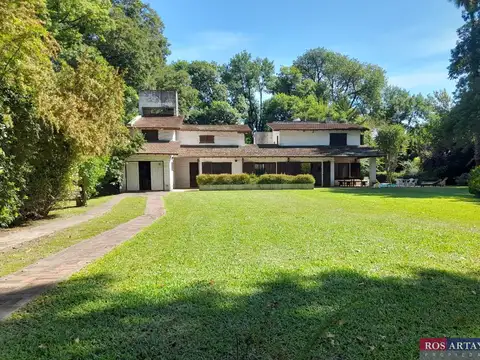 Barrio parque los robles del