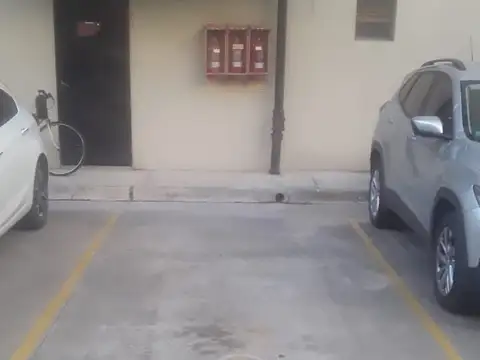 Cochera descubierta en venta en Villa Lugano