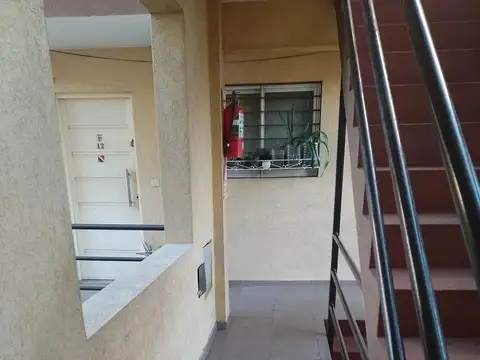 DEPARTAMENTO DE 2 AMBIENTES AL FRENTE CON BALCON
