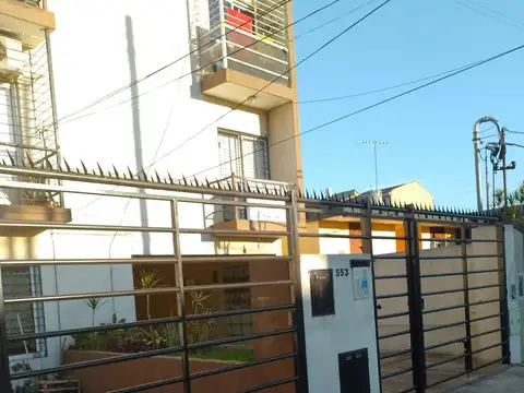 DEPARTAMENTO DE 2 AMBIENTES AL FRENTE CON BALCON