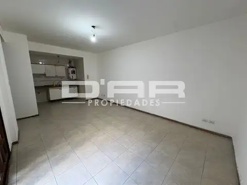 PH EN ALQUILER PLANTA BAJA CON PATIO - MANUEL ARTIGAS 6600