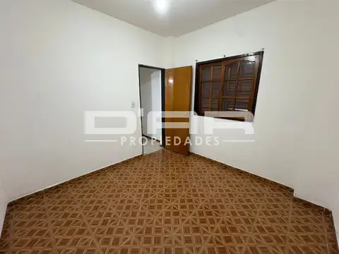 Depto Tipo Casa en Alquiler en Mataderos, $ 650.000