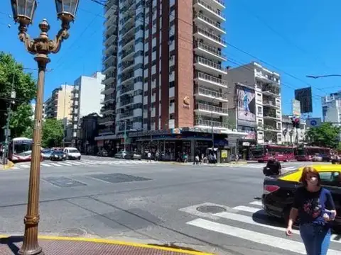 4 AMBIENTES  EN VENTA EN FLORES