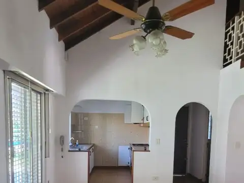 CHALET 2 PLANTAS CON PILETA, EN CORAZON DE MUÑIZ