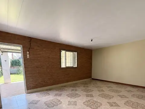 Casa 3 ambientes con 1 baño