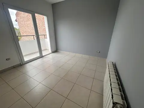 Depto Tipo Casa en Venta con 2 cocheras