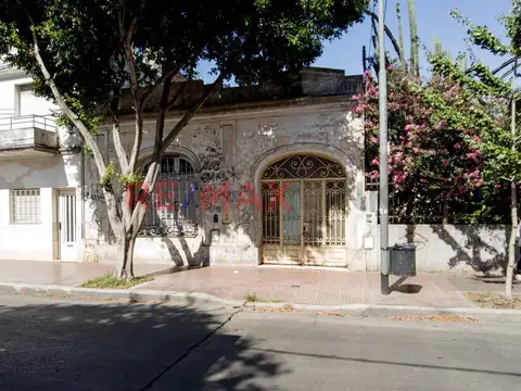 Venta Casa 4 Amb, Villa Ballester cen. Amplio Lote