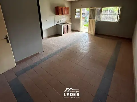 Casa 5 ambientes con 1 baño