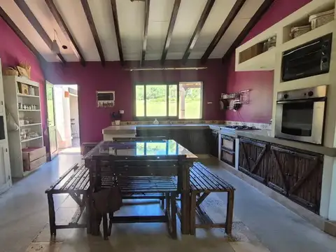 Casa 5 ambientes con 3 baños