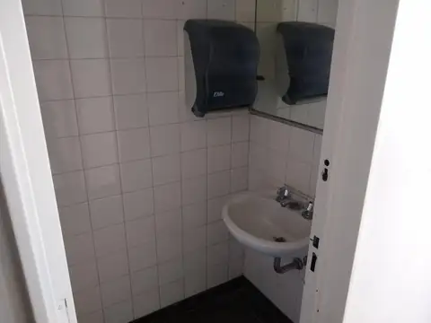 Oficina en Venta con 5 cocheras