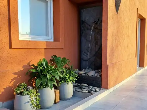 Casa 7 ambientes con 5 baños