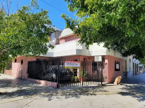 V. del Parque. Casa a refaccionar. Gran potencial 