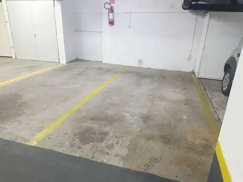 GARAJE EN VENTA PUNTA CARRETAS CON RENTA 