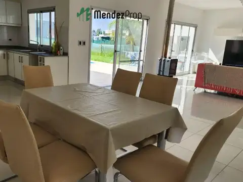 Casa en Alquiler de 3 dormitorios
