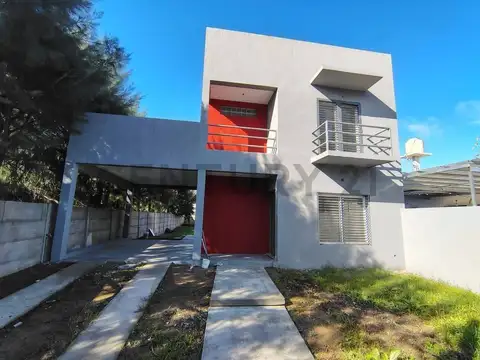 Casa en Venta con 2 cocheras