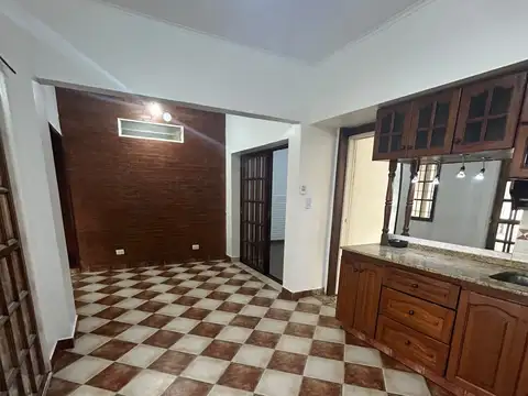 Casa 4 ambientes en Alquiler/ Patio, Pileta y Garaje