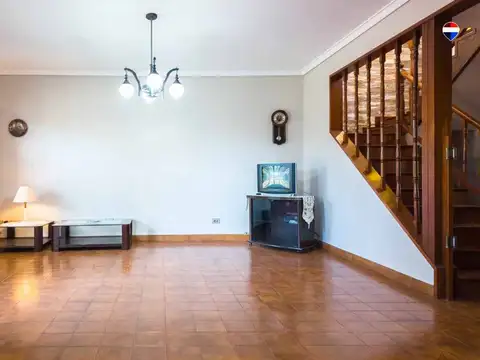 Casa 6 ambientes con 3 baños