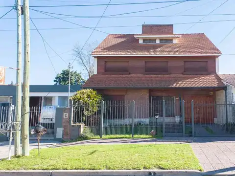 VENTA CASA 6 AMBIENTES QUILMES QUINCHO Y PARQUE