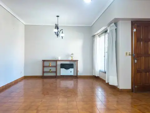 VENTA CASA 6 AMBIENTES QUILMES QUINCHO Y PARQUE