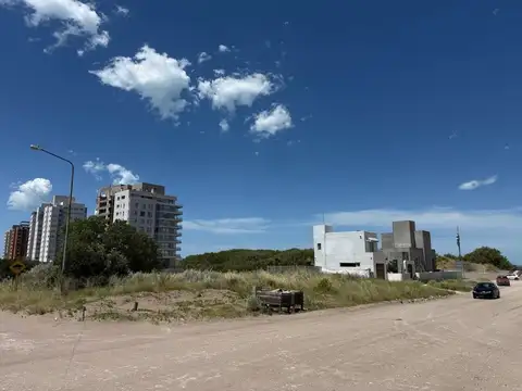 LOTE EN LOS ZORZALES Y YACASTO , MONTE DEL ESTE !