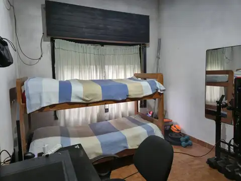 Casa venta La plata 2 dormitorio, a reciclar