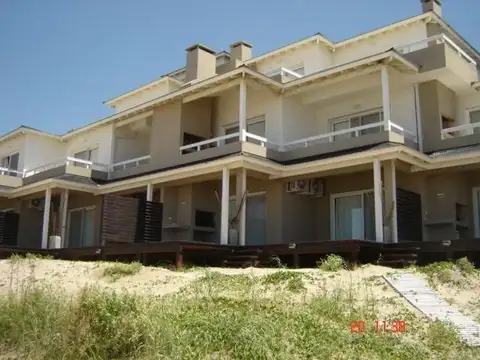 Depto Tipo Casa en Venta al Este