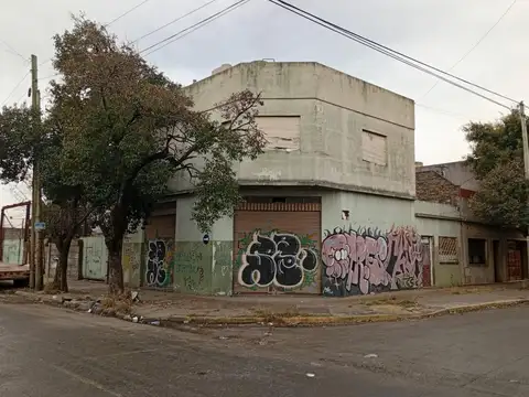 LOCAL EN VENTA + DEPTO 4 AMB San Justo  