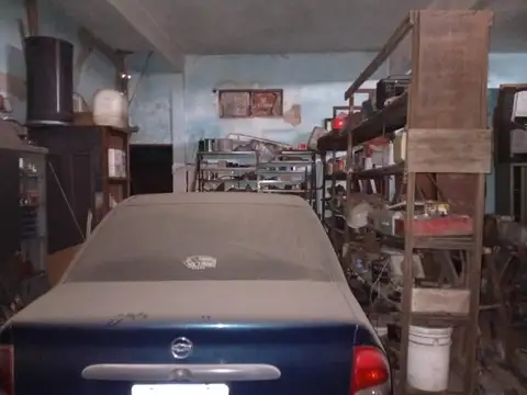 LOCAL EN VENTA + DEPTO 4 AMB San Justo