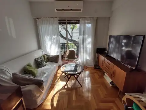 Bogotá 300, Piso 2°