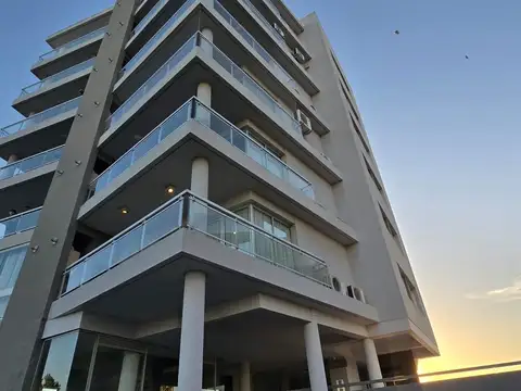 Av del puerto 600