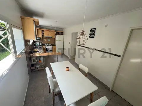 Casa 5 ambientes con 3 baños