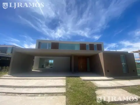 Casa en puertos del lago de gran categoria  