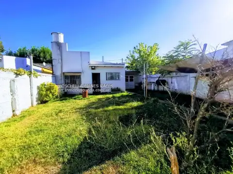 25 E/ 482 Y 483: CASA EN VENTA EN GONNET