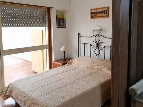 VENTA DEPARTAMENTO MONOAMBIENTE CON PATIO CENTRO