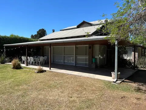 Casa en Alquiler en Funes, $ 2.250.000