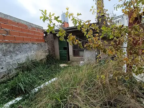 CASA EN VENTA EN BERISSO A RECICLAR