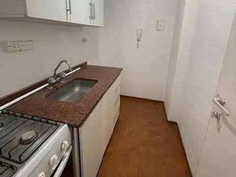 Departamento en Alquiler en Parque Chacabuco, $ 600.000