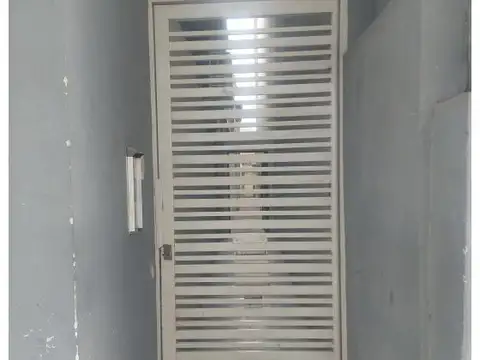 CASA INTERNA DE PASILLO A LA VENTA ARROYITO