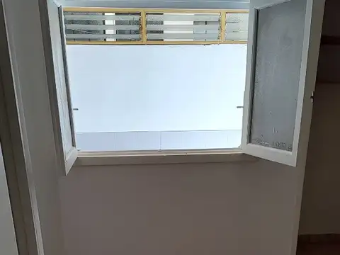 VENTA DE DEPARTAMENTO DE 2 AMBIENTES CON PATIO