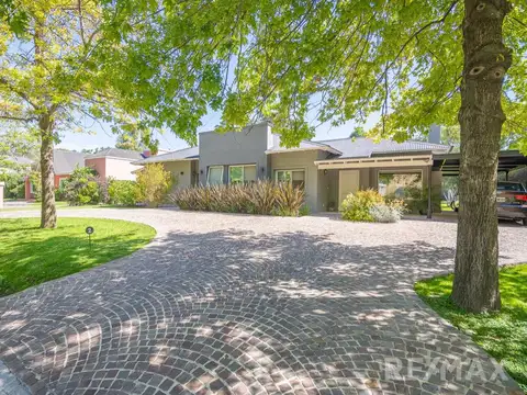 VENTA CASA EN EL BARRIO CERRADO "VILLA VICTORIA"