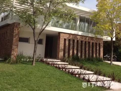 Casa a la laguna con 5 dormitorios en venta en Santa Barbara