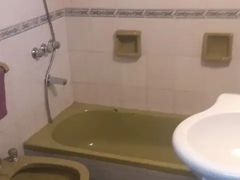 Casa 7 ambientes con 3 baños