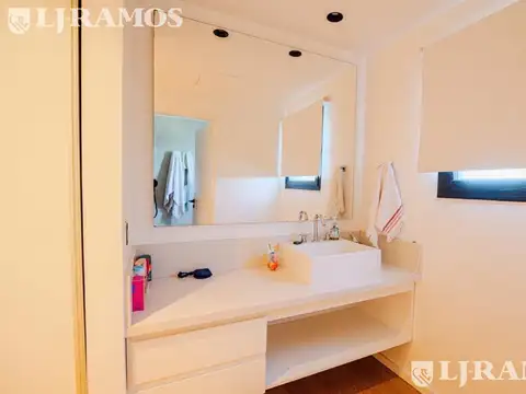 Casa en el Barrio Vistas - Puertos / Escobar